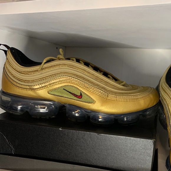 Sneakers - Picture 6 of 6